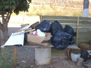Coleta de lixo não estaria acontecendo de forma regular no Residencial Porto Seguro