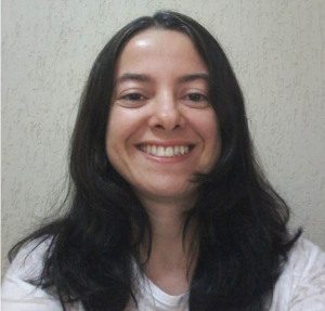 Eliséia Fabiana de Carvalho é nutricionista formada pela Universidade Federal de Viçosa e tem quatro pós-graduações. Ela atende na Clínica de Endocrinologia e Nutrição – telefone (33) 33213089