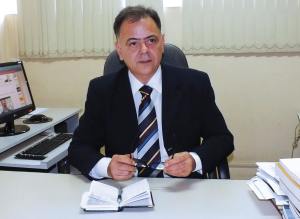 Pró-reitor de Administração, professor Eugênio Maria Gomes