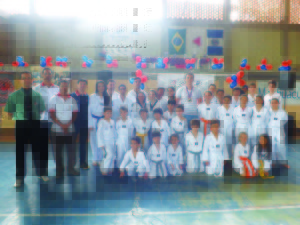Equipe da Korion que disputou o Manhuaçu Open de Taekwondo