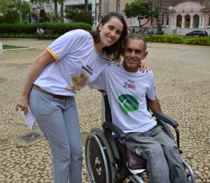 Secretária de Desenvolvimento Social, Lívia Siqueira, e o e presidente da ADEFIC, Jenadir João de Oliveira