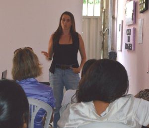 Secretaria de Desenvolvimento Social, Lívia Fernandes, esclareceu que a Casa da Mulher busca qualificar profissionalmente mulheres em situação de vulnerabilidade social