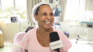 Técnica em enfermagem Tereza Aquino trabalha há 25 anos no hospital e atesta melhora na recuperação de pacientes com a fisioterapia