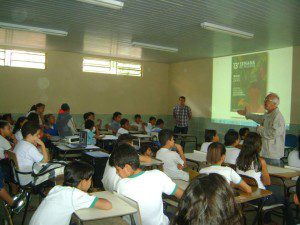 Hélio Amaral fala aos alunos