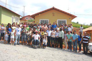 28 casas foram construídas no distrito de Revés do Belém, zona rural de Bom Jesus do Galho. Inauguração aconteceu em abril deste ano (foto: Arquivo)