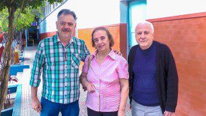Professor Eugênio, Dora Bomfim e Monir Saygli acadêmicos que estão promovendo o concurso