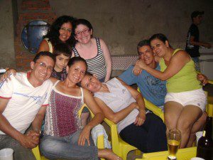 Luciene e os irmãos Toninho, Angélica, Vera e Duda (sentados) e Eliane e Mazé (de pé) (foto: Arquivo Pessoal)