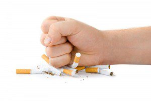 Grupos ajudam a pessoa a deixar o hábito de fumar (imagem ilustrativa)