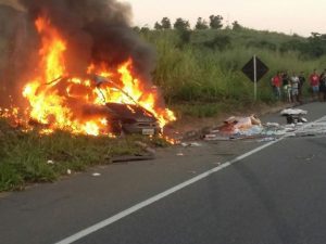 Morreram quatro pessoas que estavam no Palio