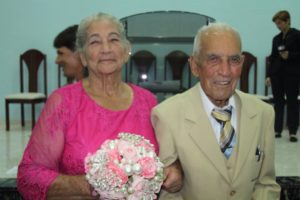 Dona Ester, 80 anos e seu Domingos 94 anos (Foto: Fernanda Lopes)