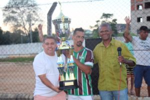 Juninho recebe pela ASBJ o troféu de vice-campeão 