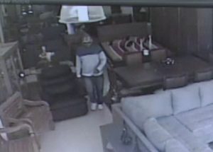 Assaltante agiu na manhã de ontem