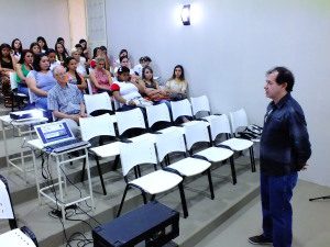 Professor Cláudio Soares Barros