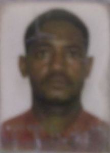 Edson levou uma facada no peito