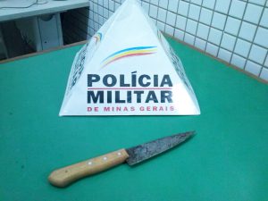 Faca usada pela mulher para matar o marido 