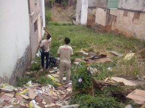 Lote na Avenida Moacir de Mattos era usado como depósito de lixo pela população
