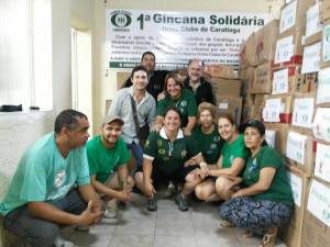 Orbianos junto do material arrecadado