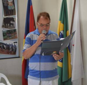 Silvio Carlos participando de solenidade promovida pela Prefeitura de Caratinga (foto: Arquivo Pessoal)