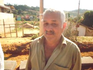 Inácio Martins mora há doze anos nesta rua. Ele elogiou a qualidade do serviço