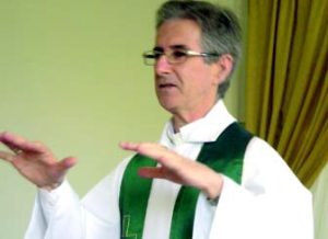 Dom Paulo foi ordenado em celebração que reuniu milhares de fiéis