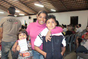 Rosani Francisca da Silva possui dois filhos na rede pública e fez questão de participar da reunião