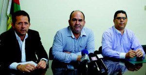 Prefeito Marco Antônio, Mauro da Cemig e secretário Borges participaram da entrevista coletiva