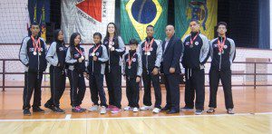 Delegação da Top Fitness que esteve em Mariana