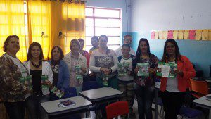 Orbianos junto das pessoas ligadas ao setor de Educação em Santa Rita de Minas