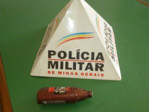 Frasco onde Francisco armazenou o produto