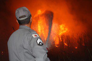 Foram gastos aproximadamente seis mil litros d’água para combater o incêndio