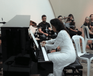 Pianista Simone Leitão apresentou um prelúdio em homenagem ao pai