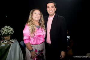 Cantora Celina Borges e o padre Moacir Ramos Nogueira, responsável pela Pastoral da Comunicação (foto: Mariza Tuelher) 