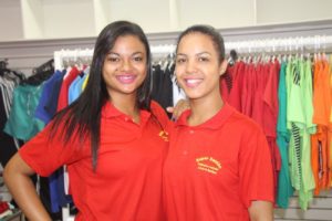 Tamires e Renata foram contratadas no mês de outubro 