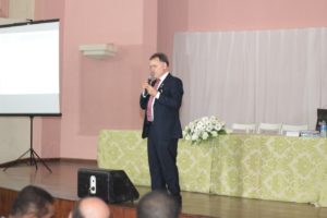 Professor Eugênio Maria Gomes abriu a programação com a palestra “Marca e Inovação”