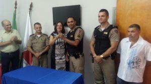 Prefeita Wilma Pereira entrega viatura à PM de Santa Bárbara do Leste