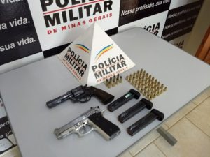 Armas e munições apreendidas em Ipanema